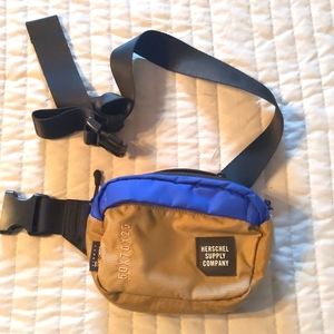 Herschel supply company rope climbing fanny pack in khaki & Blue